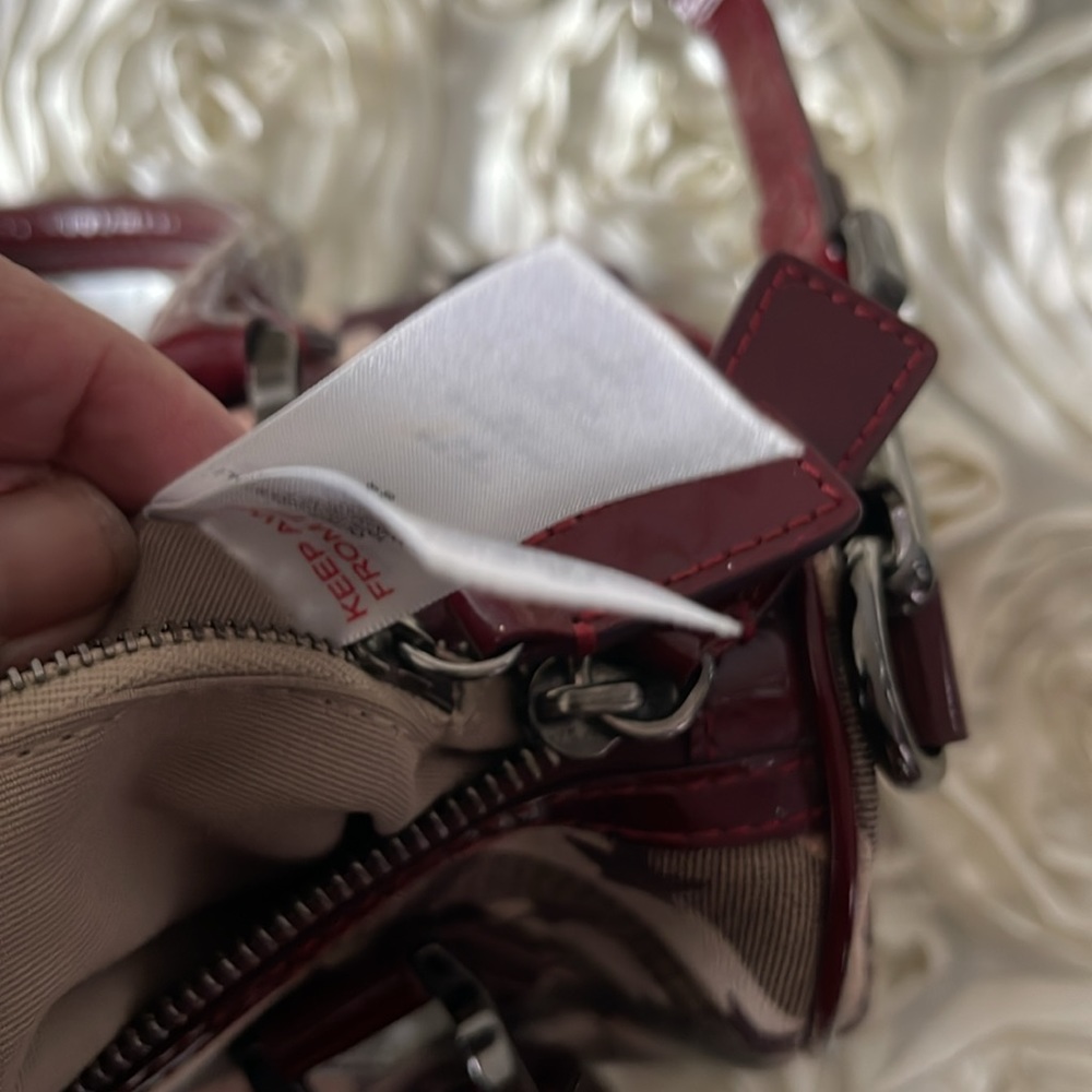 Authentic Burberry two ways bag - Picture 14 of 17